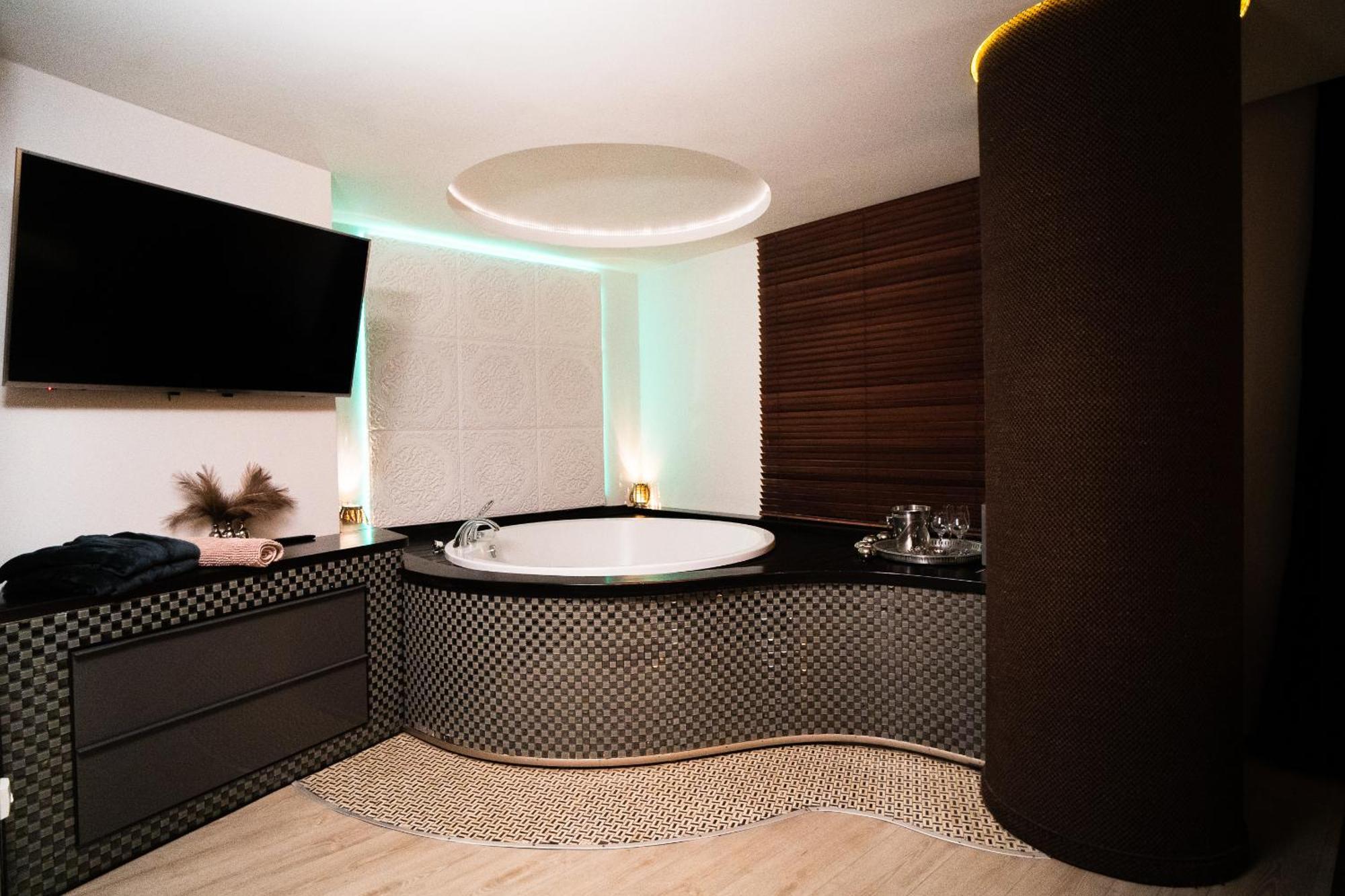 Apartments With Jaccuzi Vilna Exterior foto